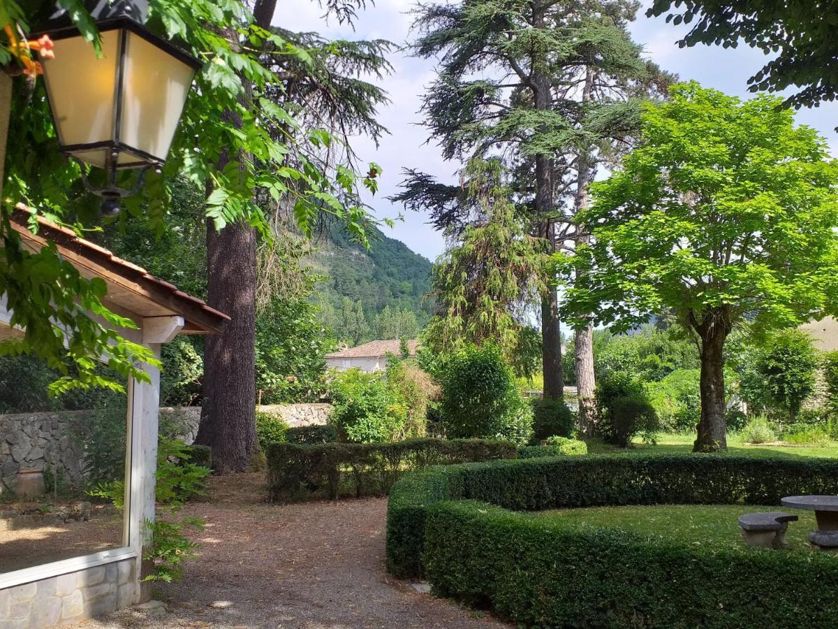 Le Jardin Secret Bed & Breakfast Saint-Antonin-Noble-Val Exterior photo